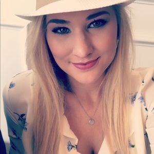 Meet your Posher, Mandy